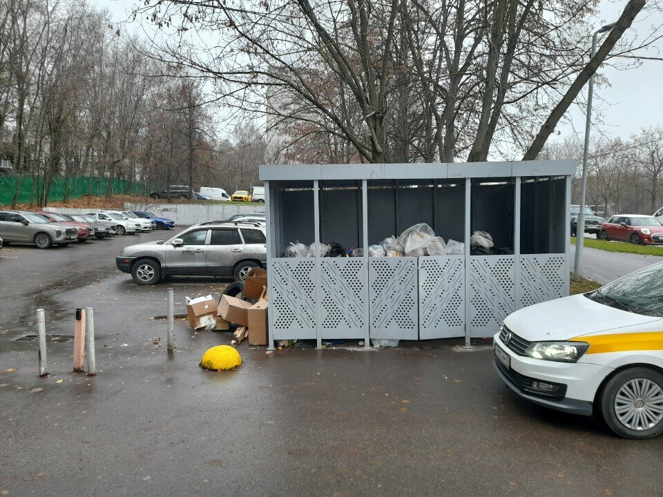 Waste sorting Waste sorting, Moscow, photo