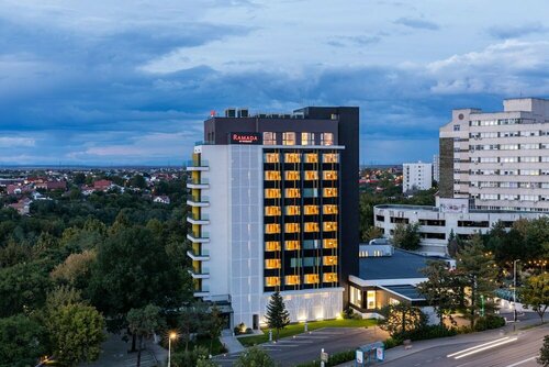Гостиница Ramada by Wyndham Slatina Parc в Слатине