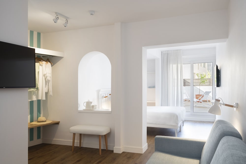 Фото The 15th Boutique Hotel