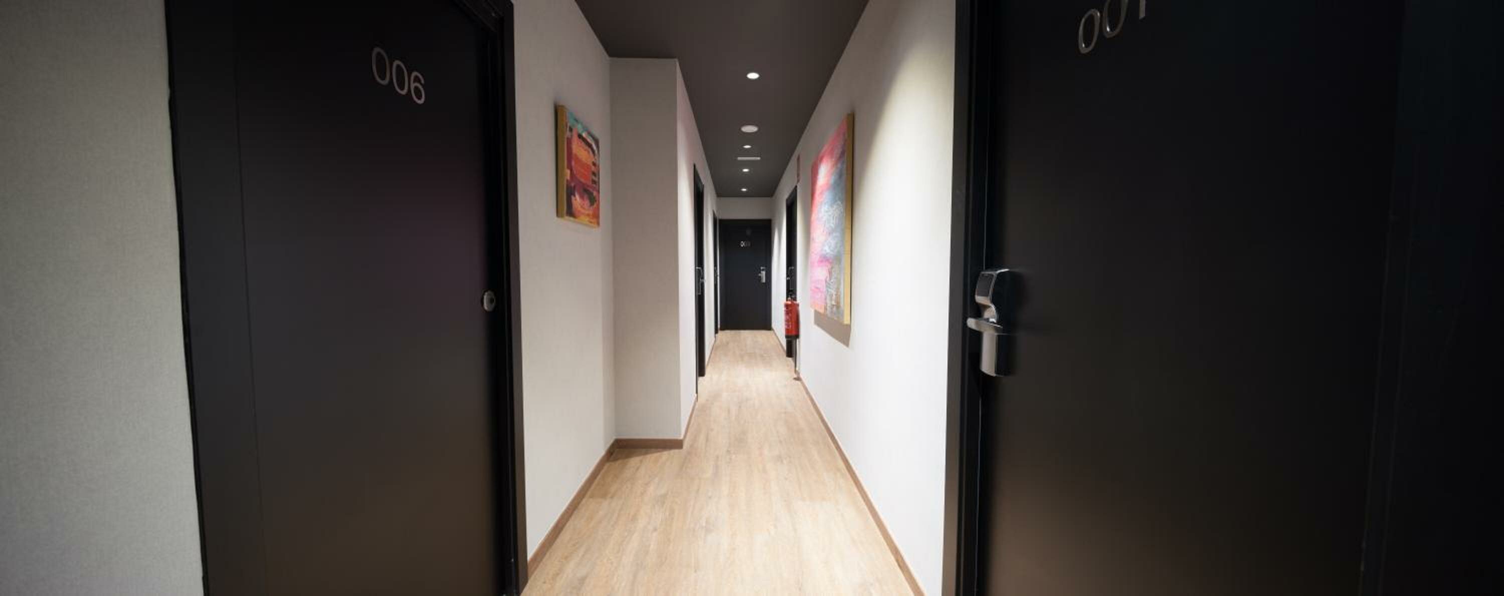 Фото Airhostel Barcelona Aeropuerto