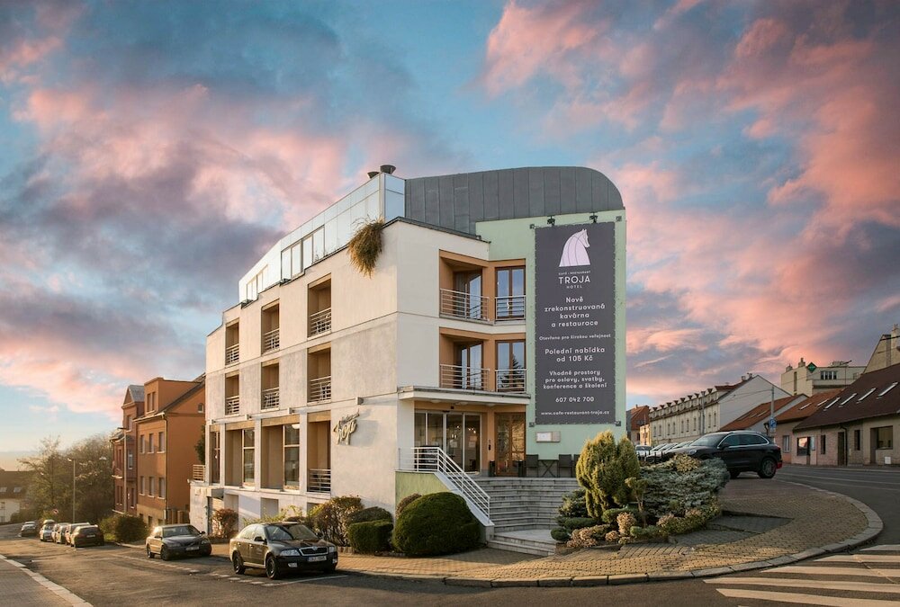 Фото Hotel Troja