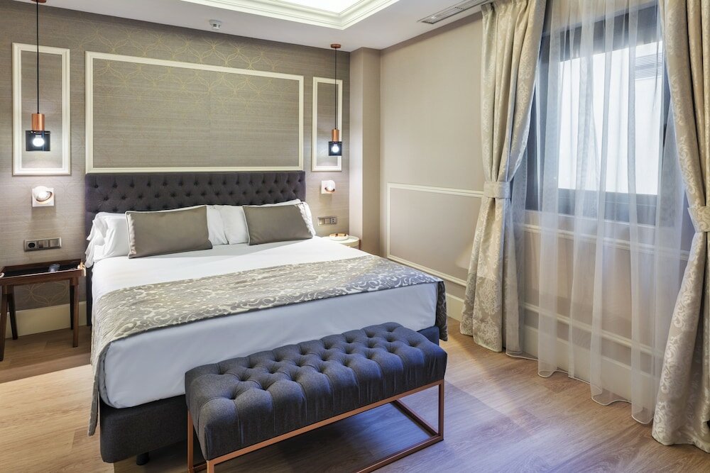 Фото Catalonia Las Cortes