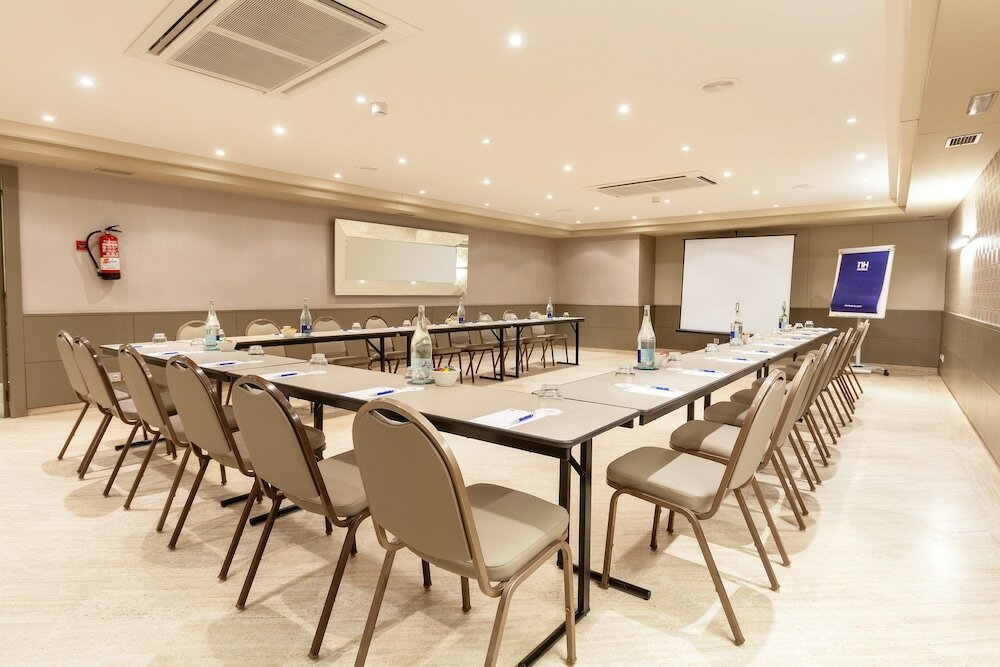 Фото Nh Oviedo Principado