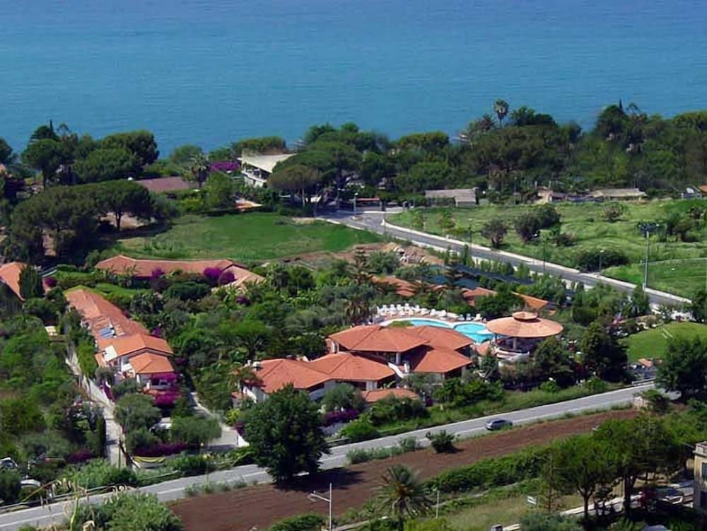 Фото Villaggio La Pizzuta