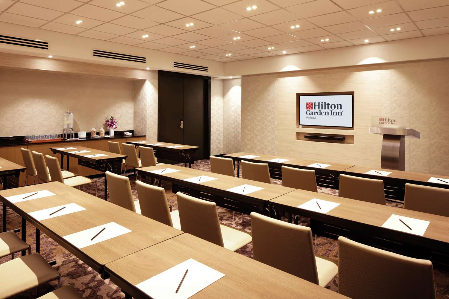 Фото Hilton Garden Inn Puchong