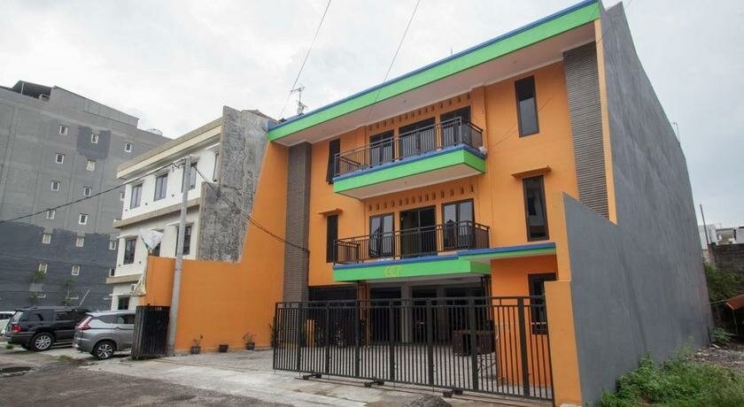 Hotel RedDoorz near Petra University 2, Surabaya, photo