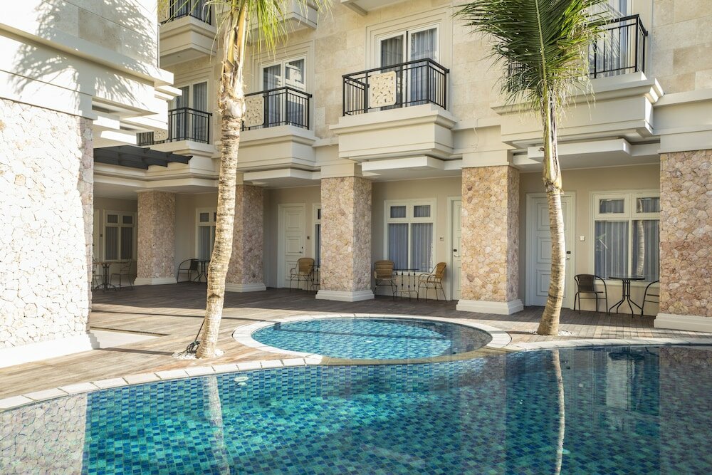 Фото Alron Hotel Kuta Powered by Archipelago