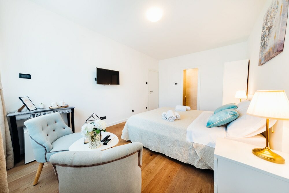 Фото The Harmony Rooms Split