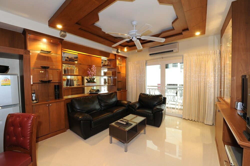 Фото The Whitehouse Condotel