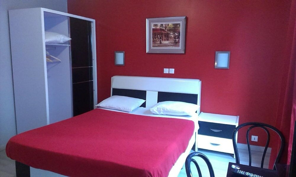 Фото Hipotel Paris Gambetta Republique