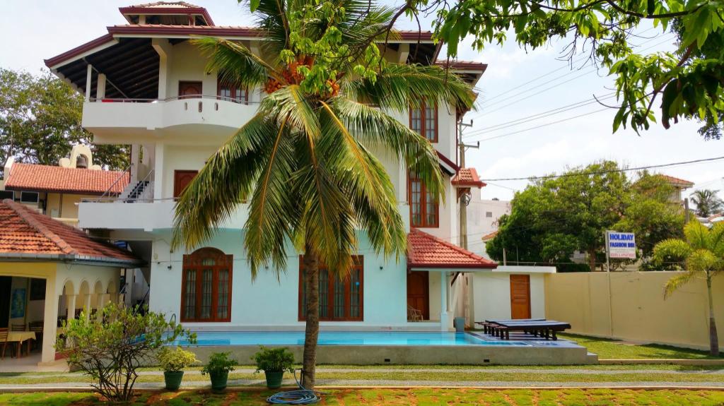 Фото Holiday Fashion Inn