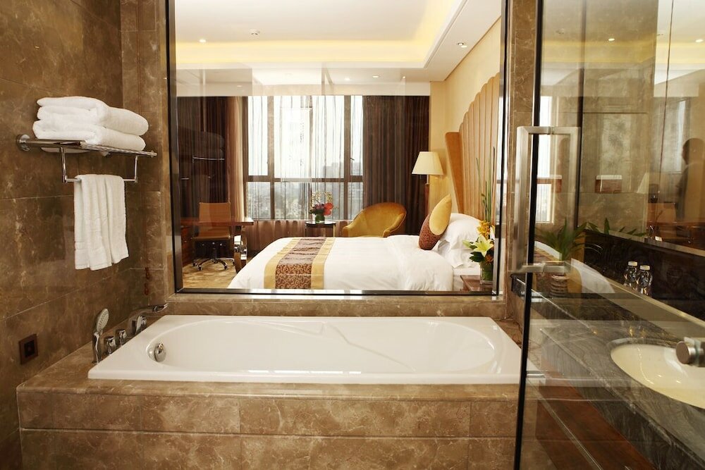 Фото Guangzhou Tongyu International Hotel