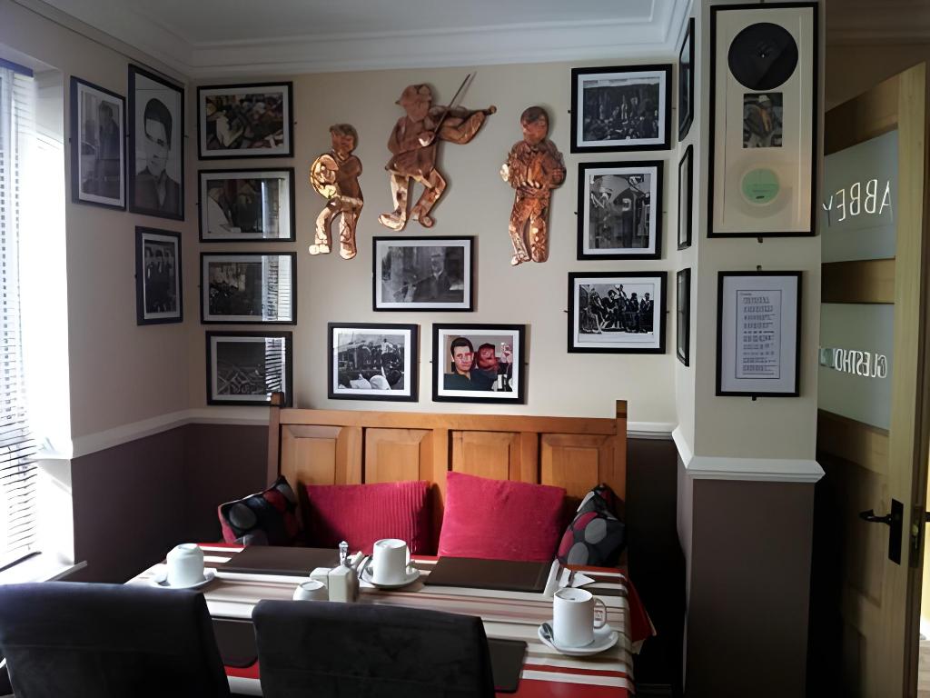 Фото Abbey Bed and Breakfast