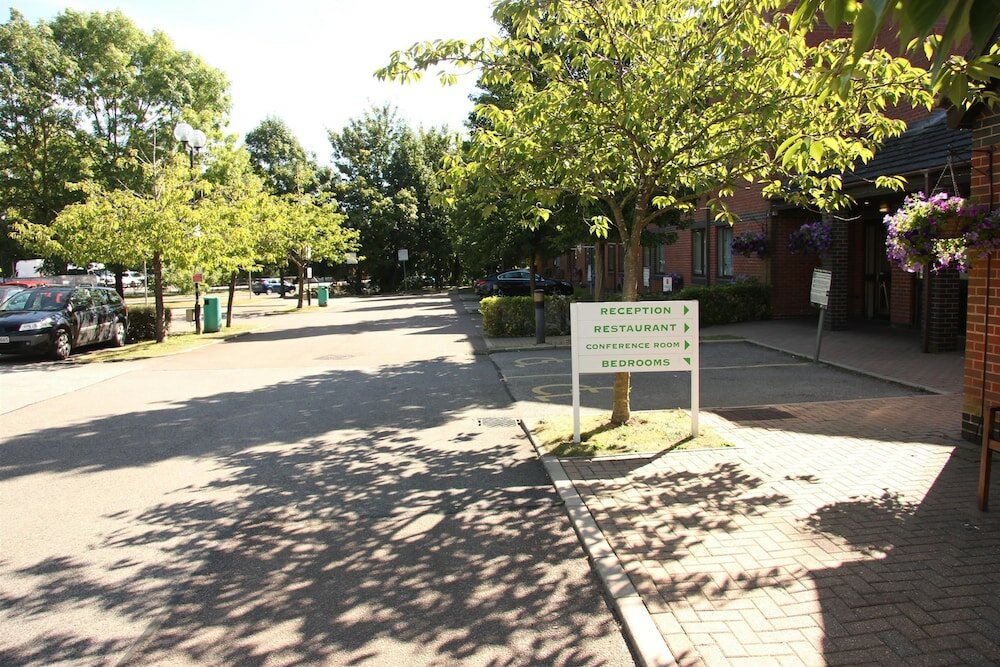 Фото Campanile Milton Keynes