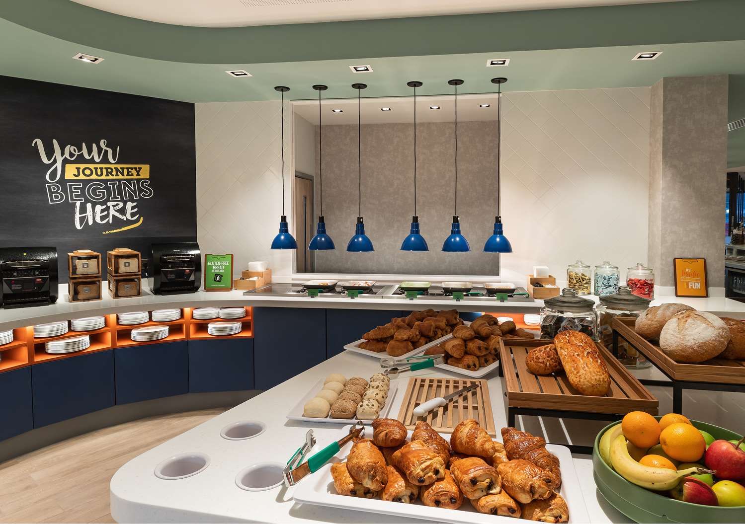 Фото Hampton by Hilton Torquay