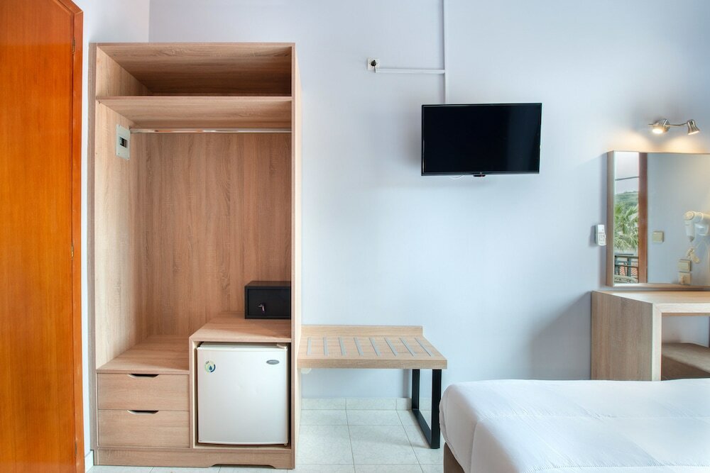 Фото Aggelos Hotel