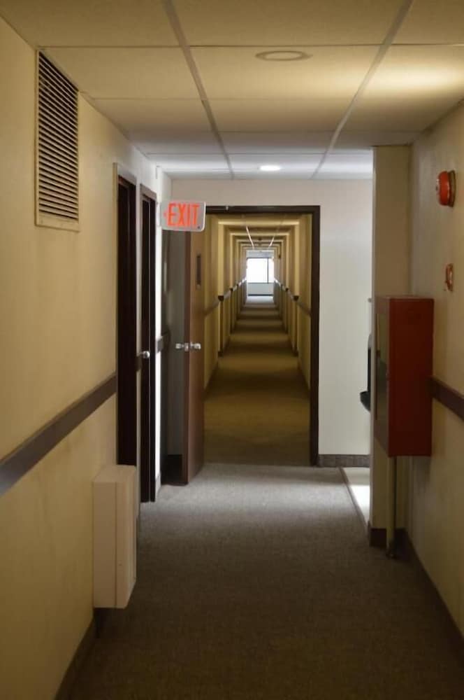 Фото Airport Traveller'S Inn