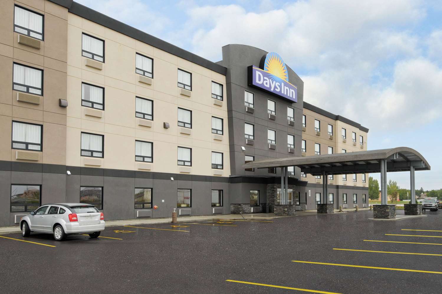 Фото Days Inn by Wyndham Regina Airport West