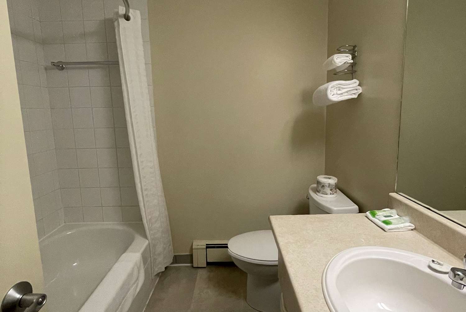 Фото Super 8 by Wyndham Campbellton NB