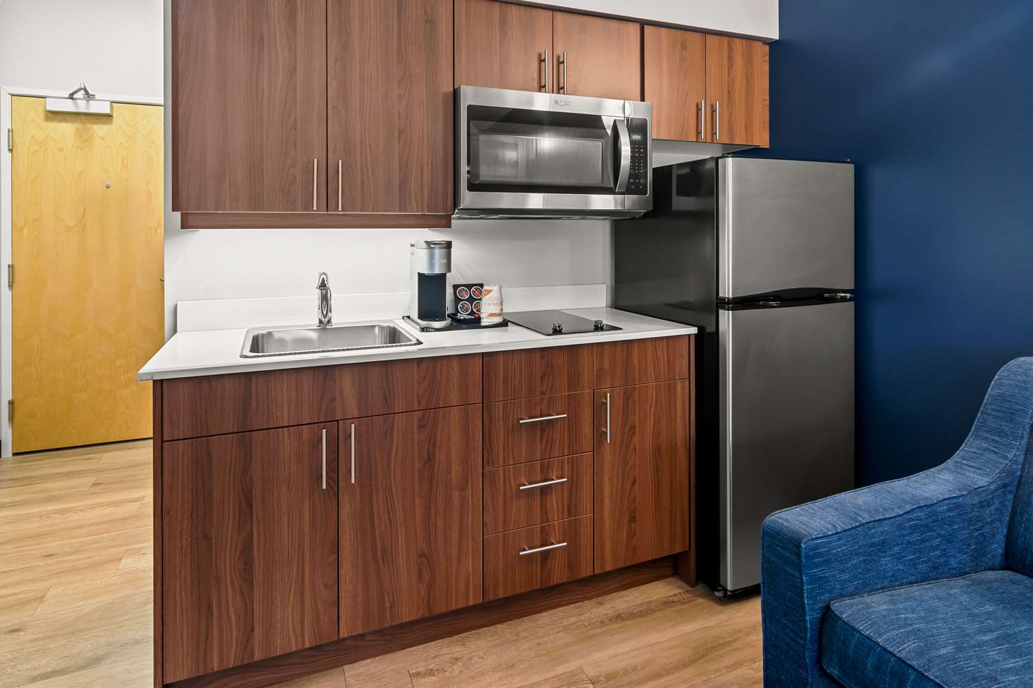 Фото Park Inn by Radisson, Kelowna