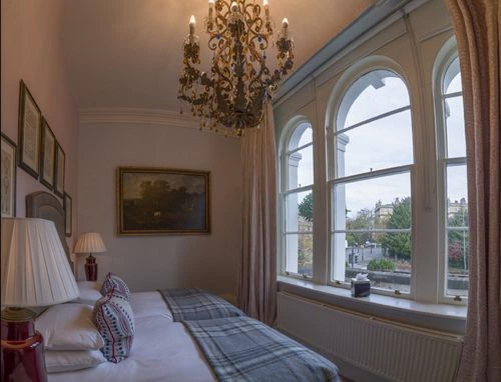 Фото The Bird, Bath