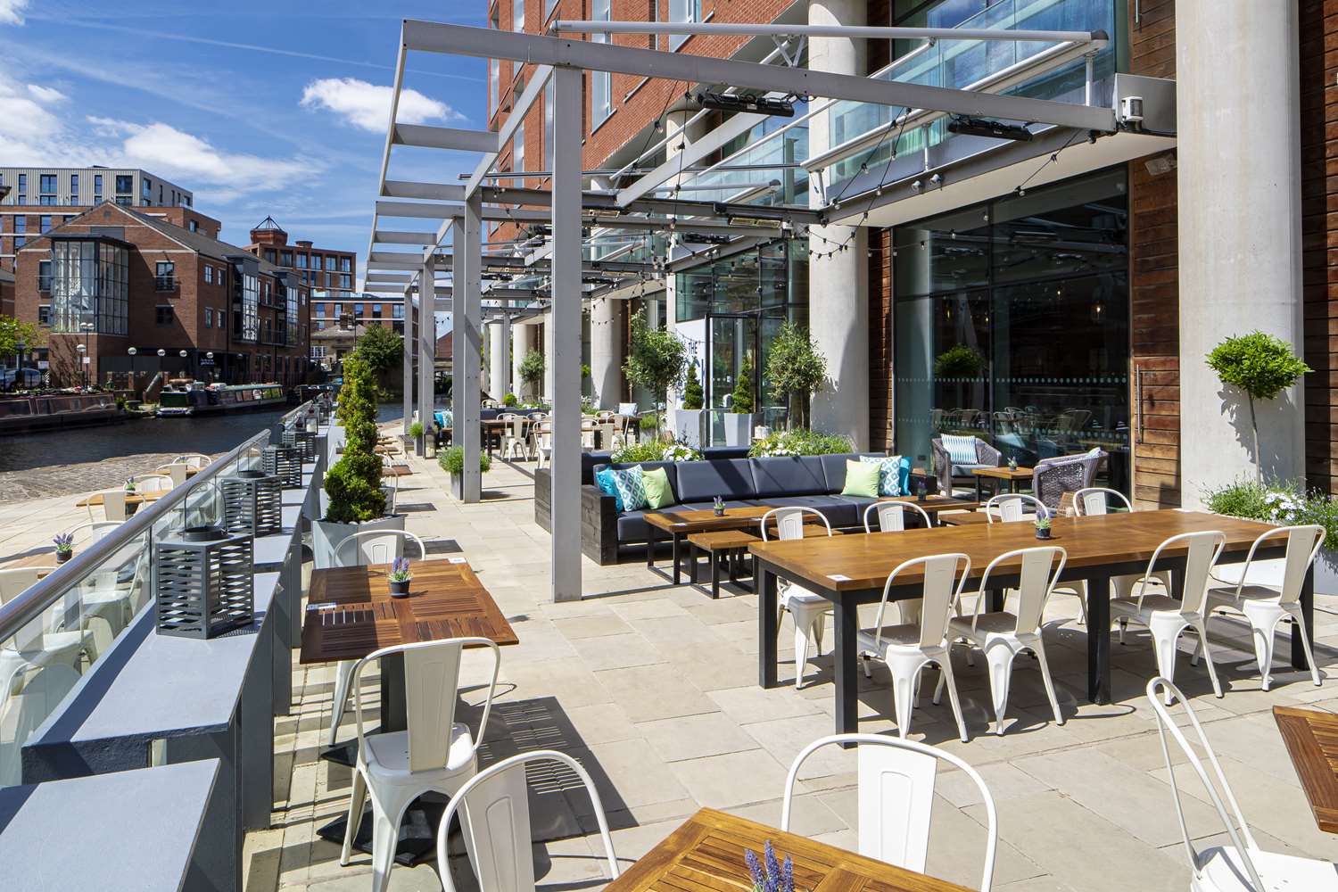 Фото DoubleTree by Hilton Hotel Leeds City Centre