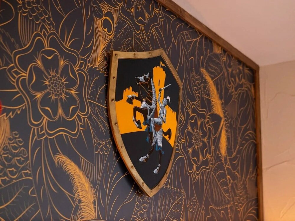 Фото Warwick Castle Knight's Village