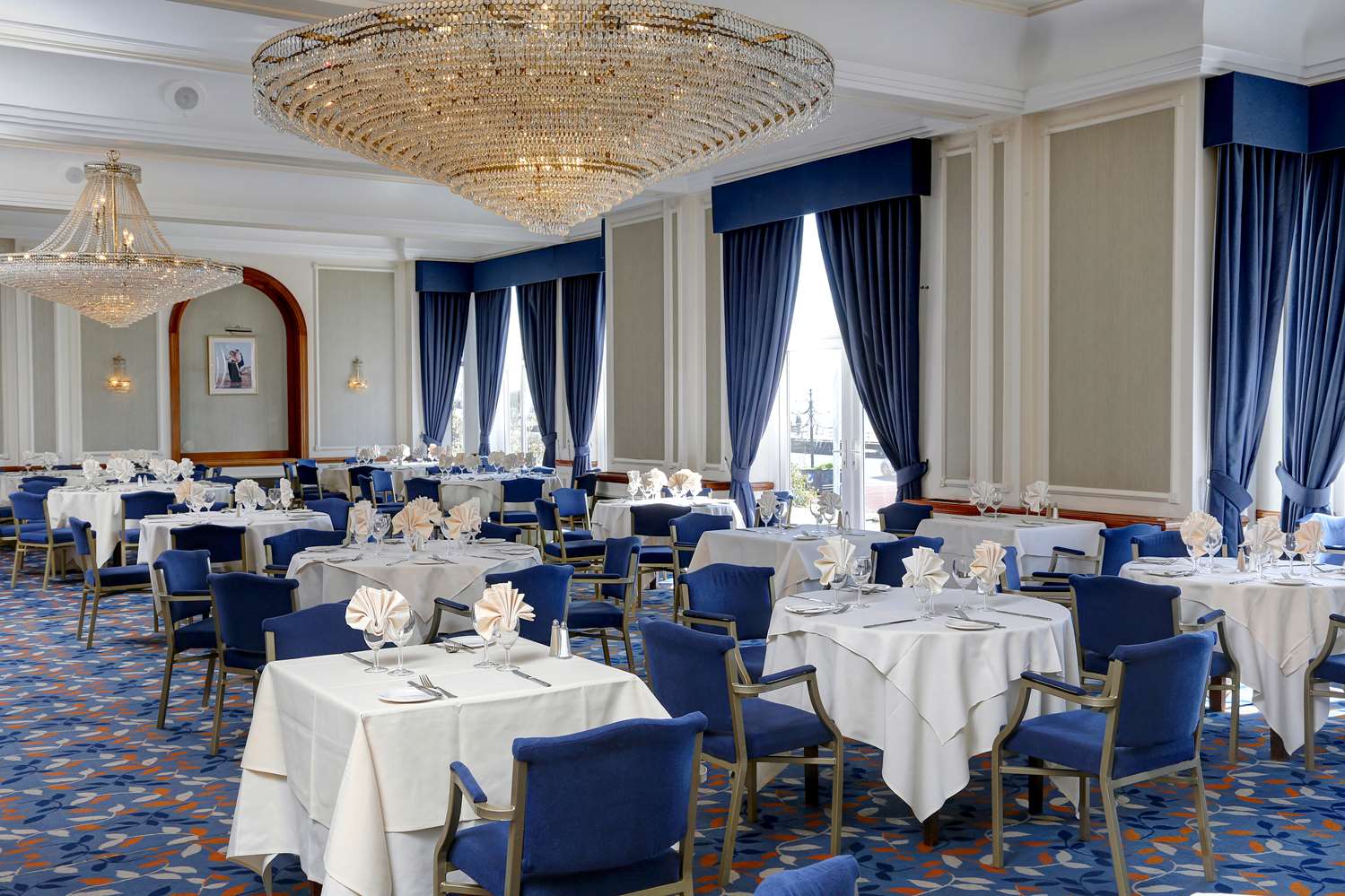 Фото The Royal Beach Hotel