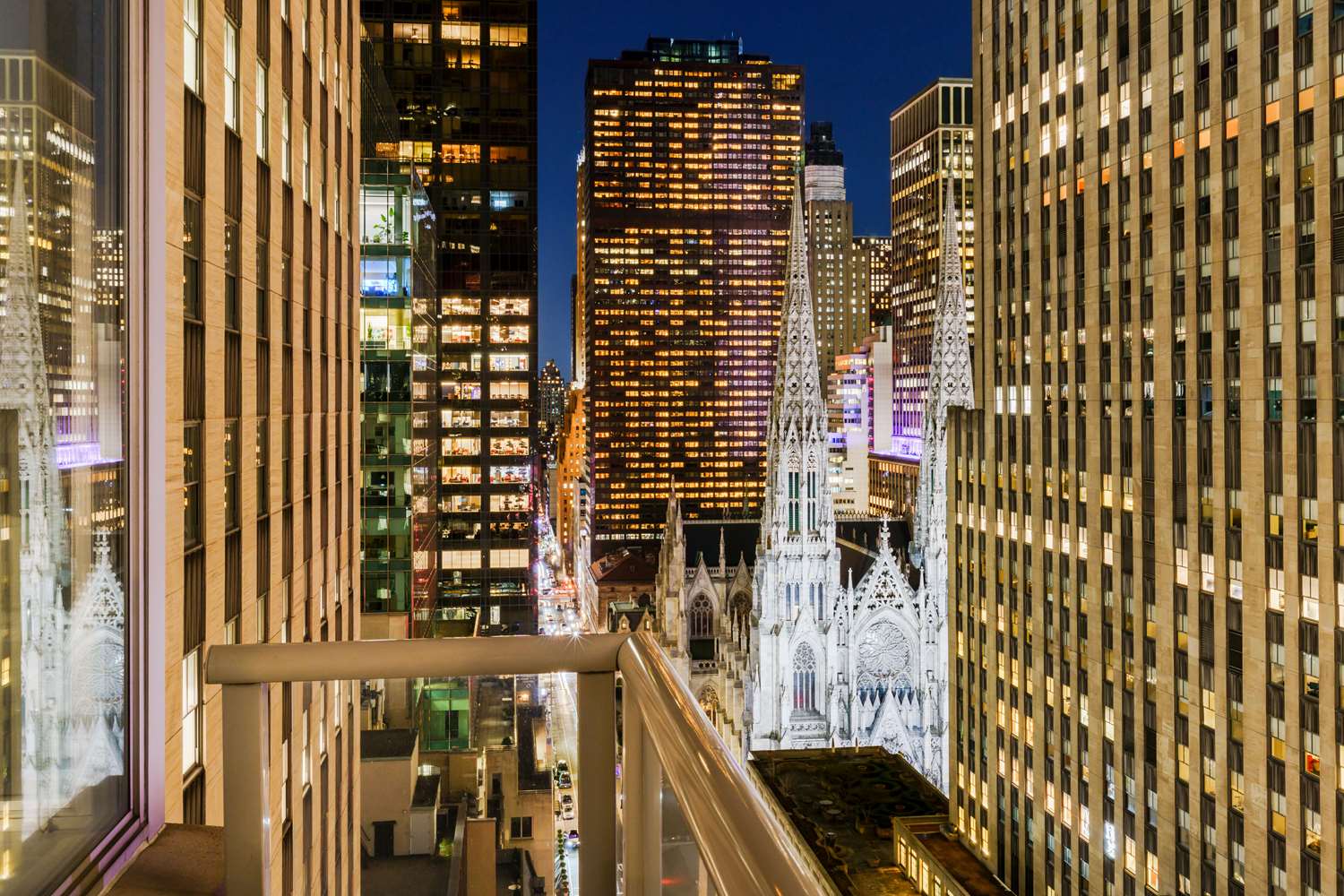 Фото DoubleTree by Hilton New York Midtown Fifth Ave