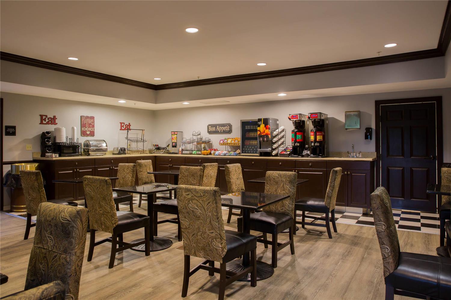 Фото Evangeline Downs Hotel, Ascend Hotel Collection