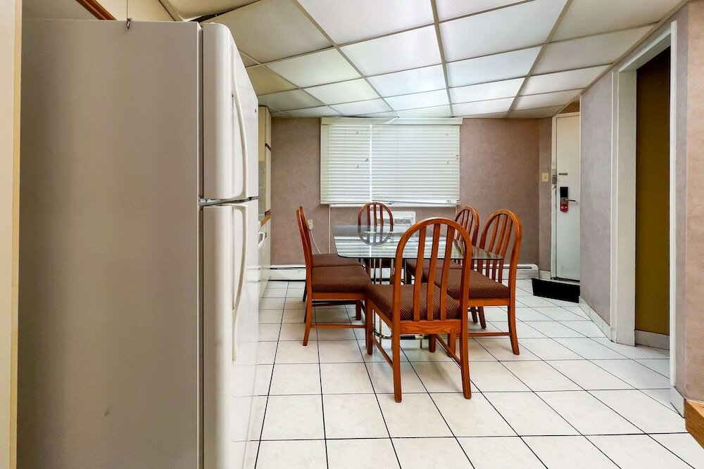 Фото Econo Lodge Motel Village