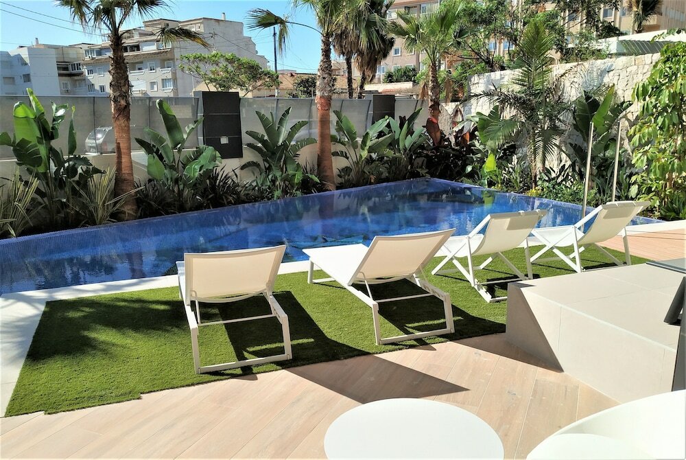 Фото Ahoy Apartments