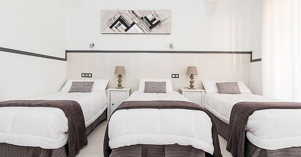 Фото Hostal Gran VIA 63 Rooms