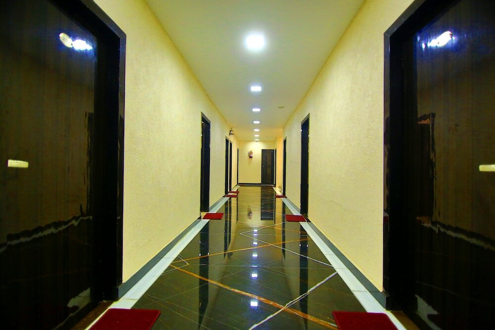 Фото Hotel Gharonda