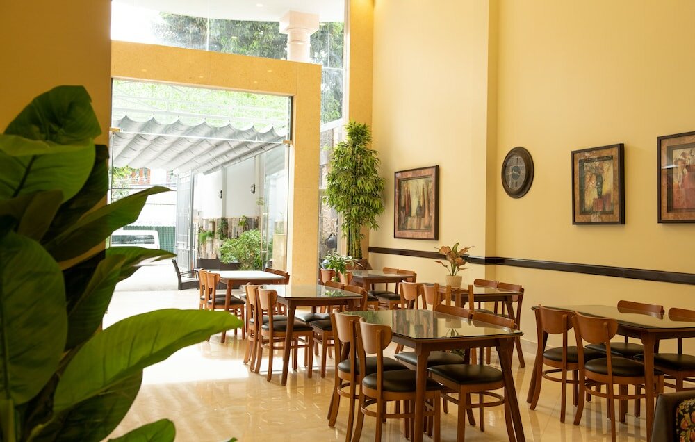 Фото Vic House Hotel