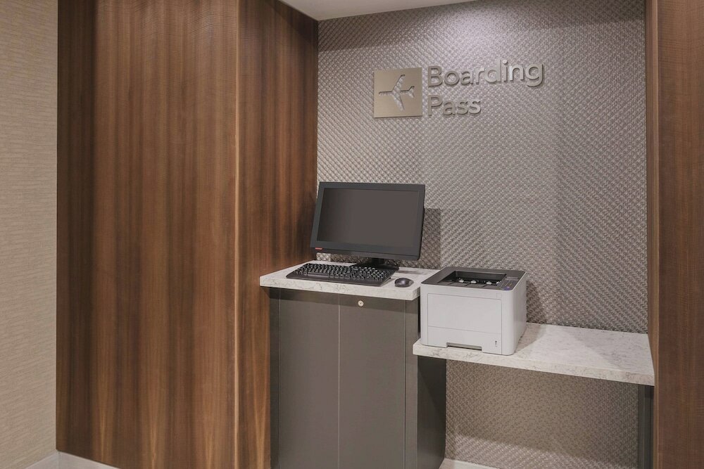 Фото Courtyard by Marriott Burlington