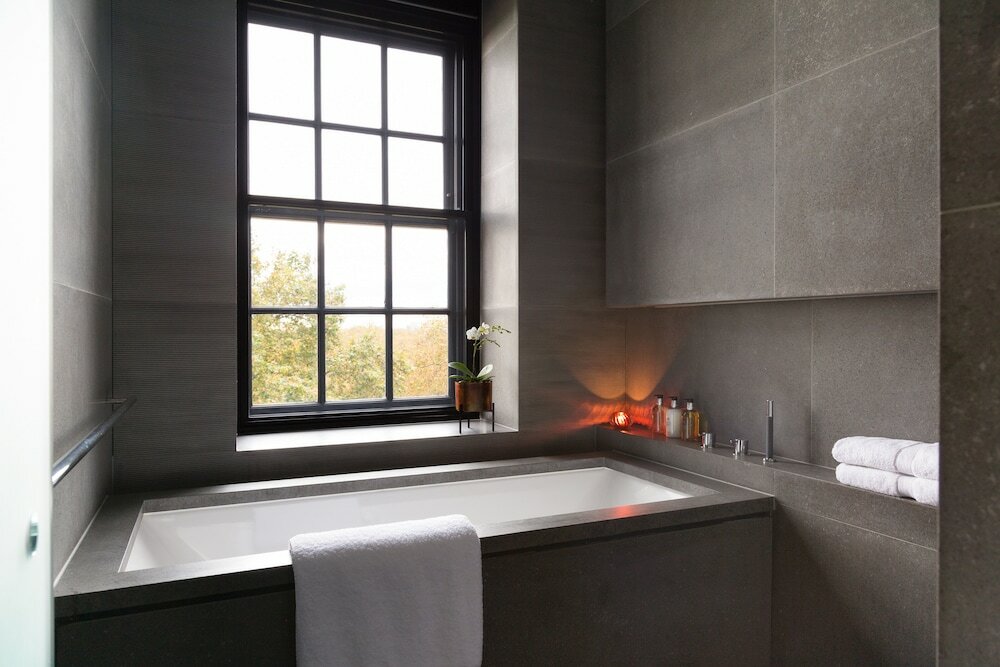 Фото Grosvenor House Suites