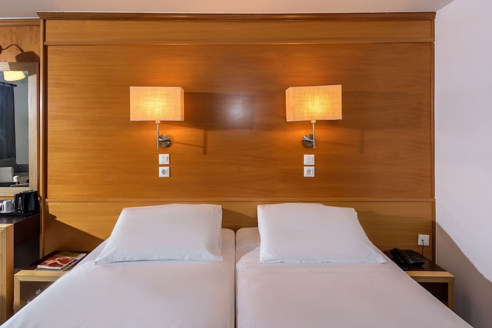 Фото Iraklion Hotel