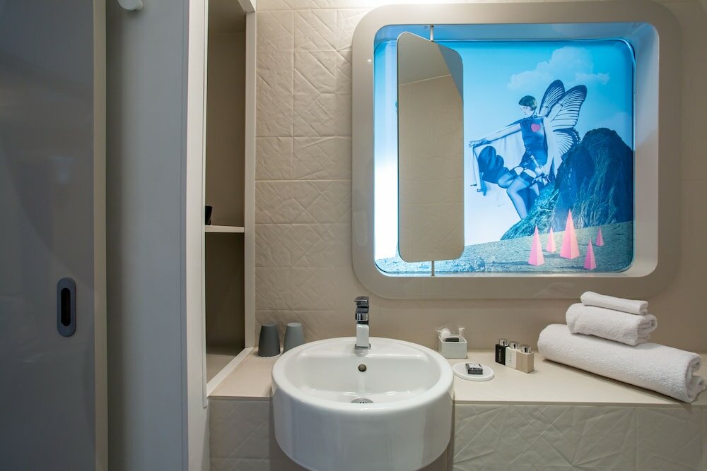 Фото Hotel Le Marcel Paris Gare de l'Ést