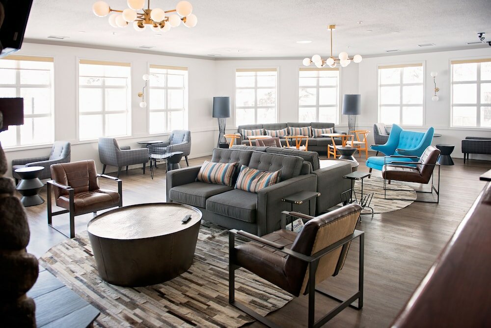 Фото Coast Canmore Hotel & Conference Centre