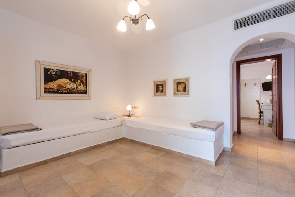 Фото Plaza Beach Hotel