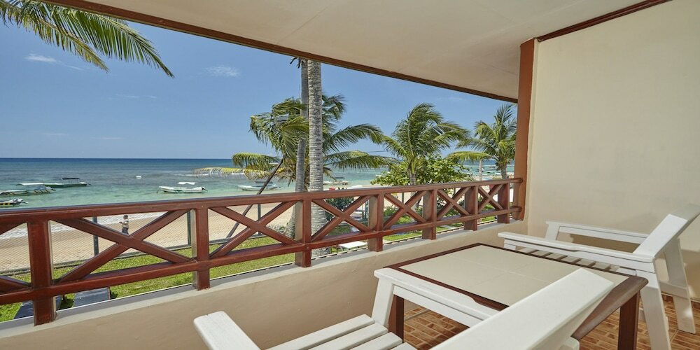 Фото Coral Sands Hotel