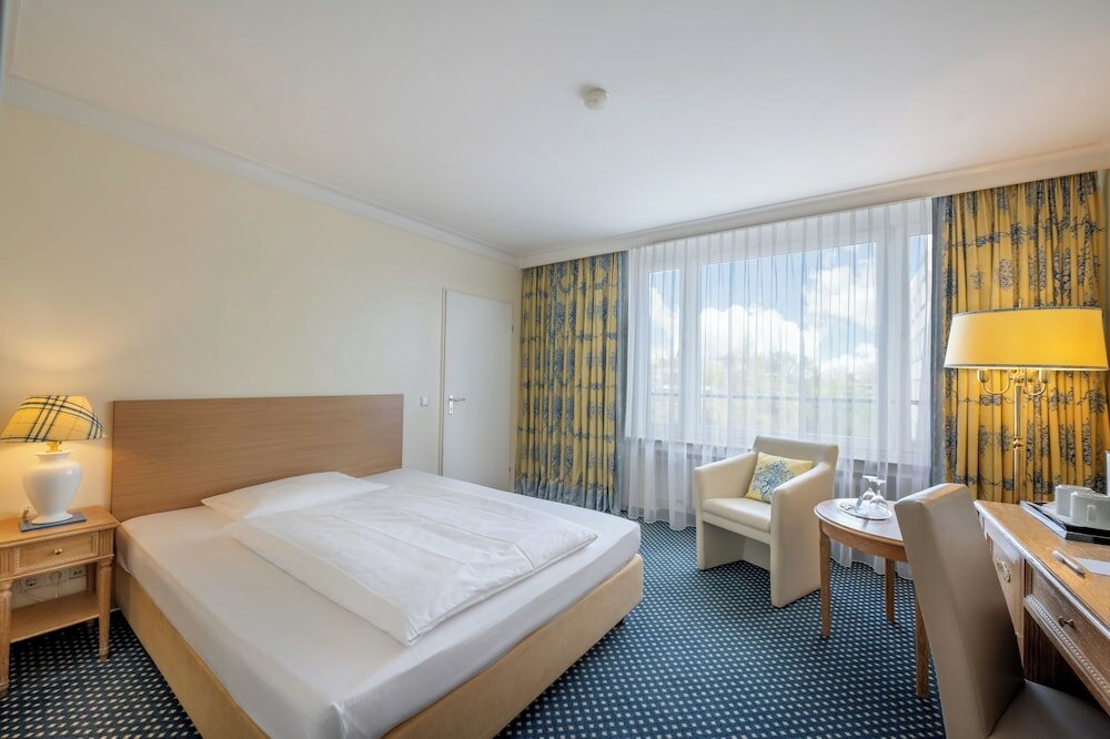 Фото Mercure Parkhotel Krefelder Hof