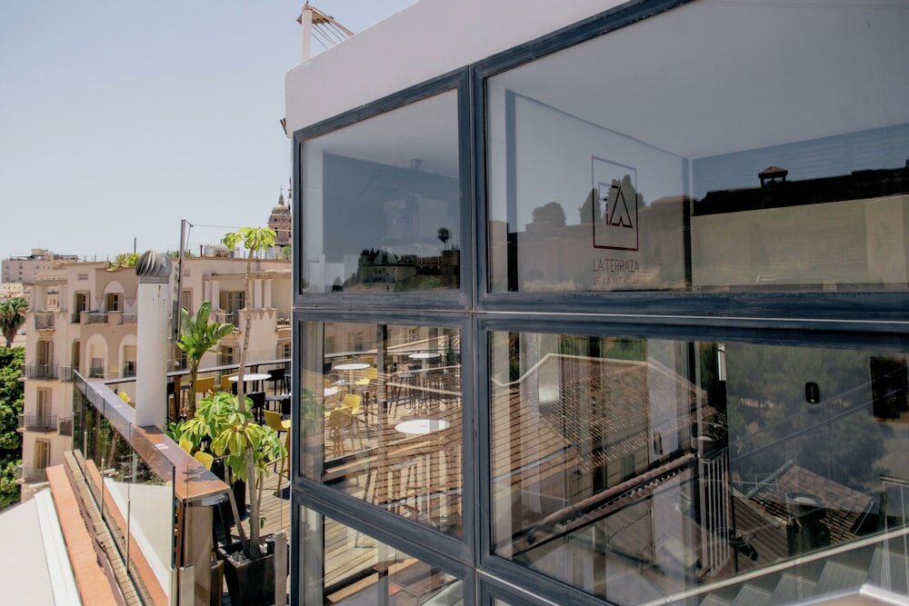 Фото Alcazaba Premium Hostel