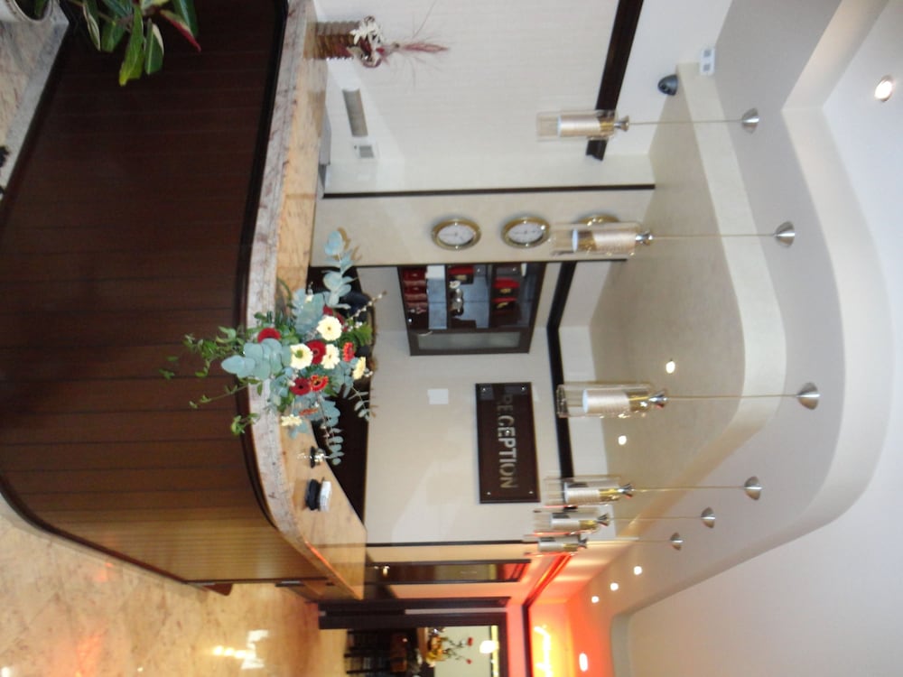 Фото Hotel Favorit