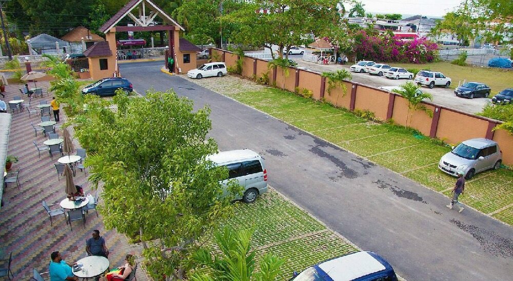 Фото Donway, A Jamaican Style Village