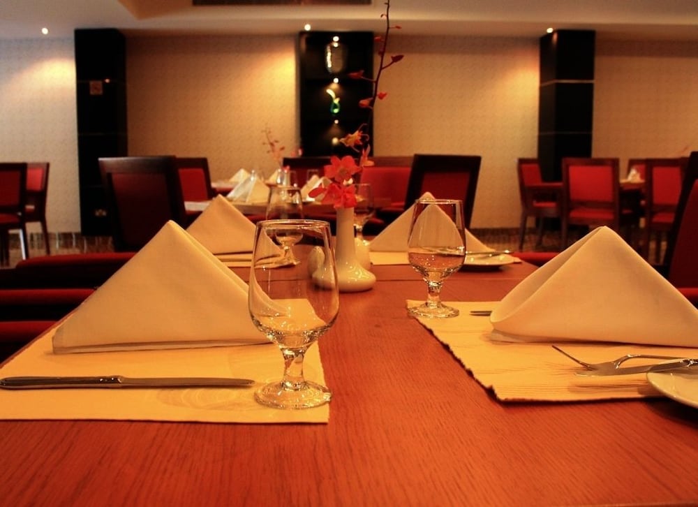 Фото Juffair Gate Hotel