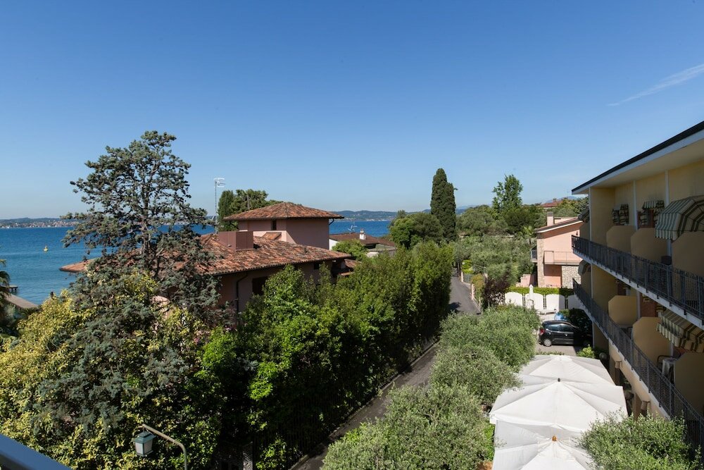 Фото Hotel Serenella