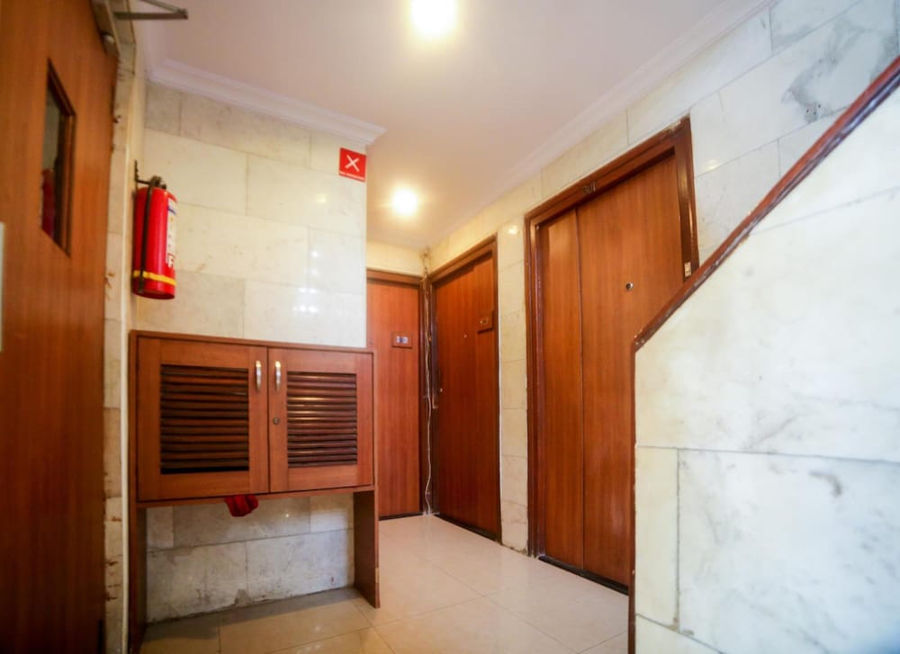 Фото Lucky Hotel Bandra