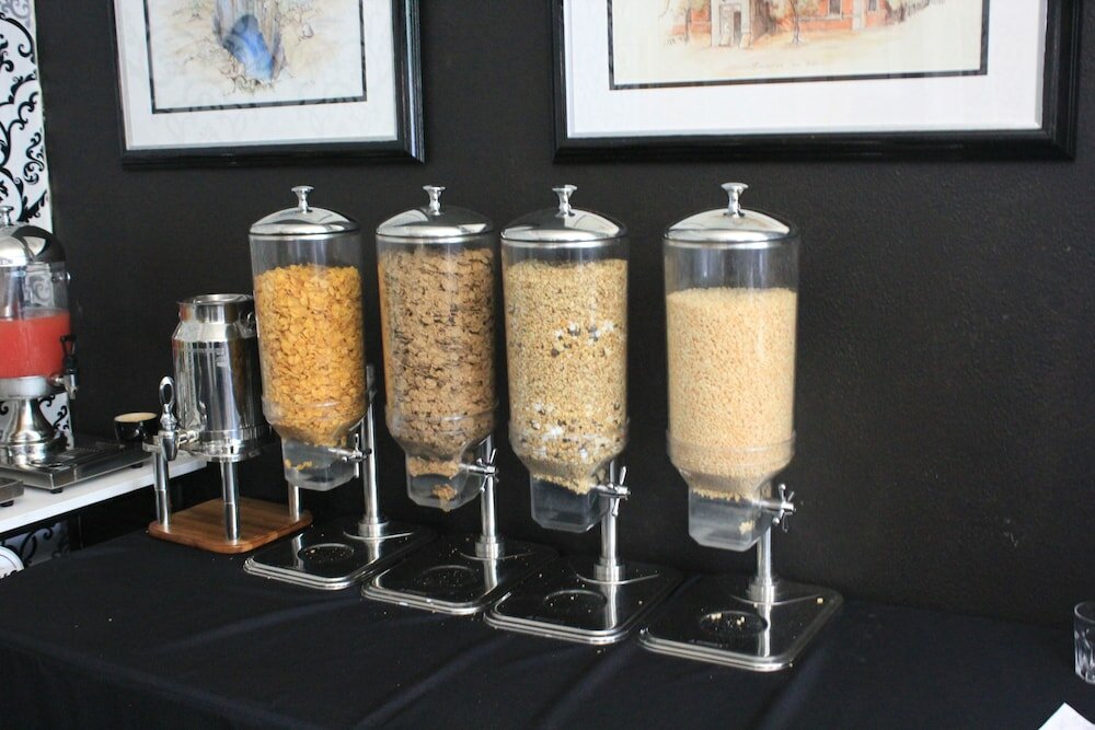 Фото The Halfway House Hotel